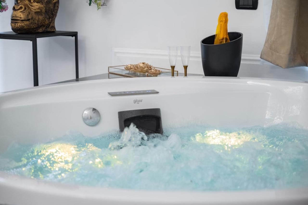 Nm Luxury Suites Pompei Bagian luar foto