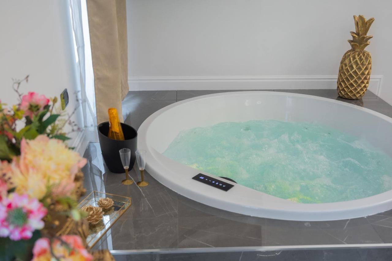 Nm Luxury Suites Pompei Bagian luar foto