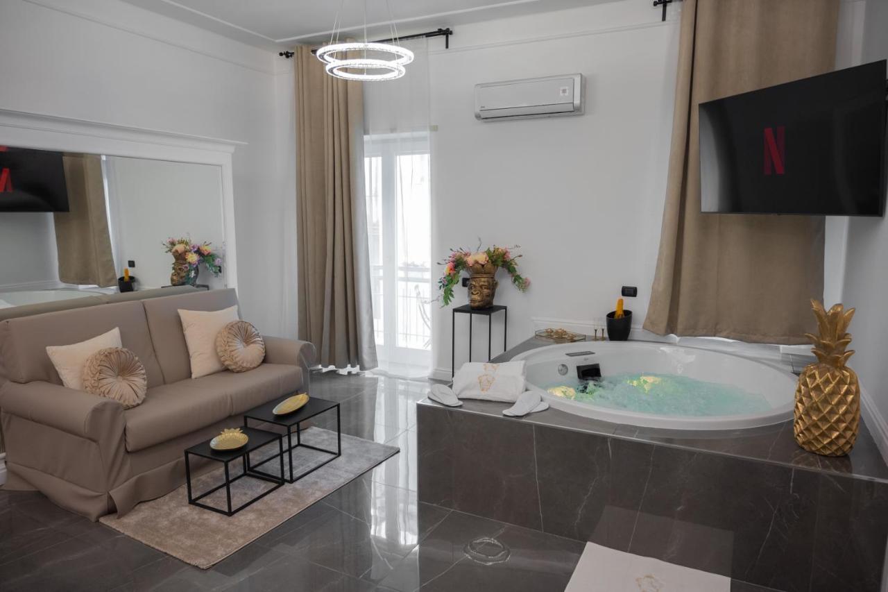 Nm Luxury Suites Pompei Bagian luar foto